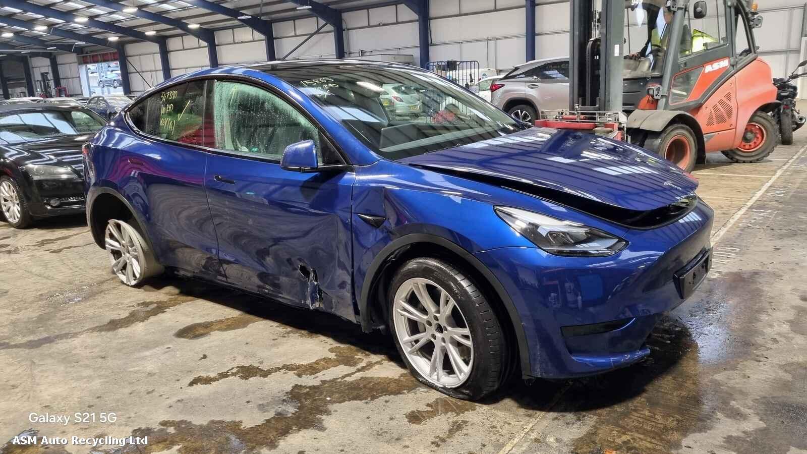 View Auto part Tesla Model Y 2023 5 Door Mpv Breaking