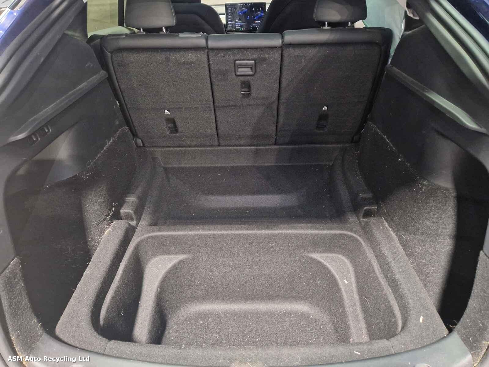 View Auto part Tesla Model Y 2023 5 Door Mpv Breaking