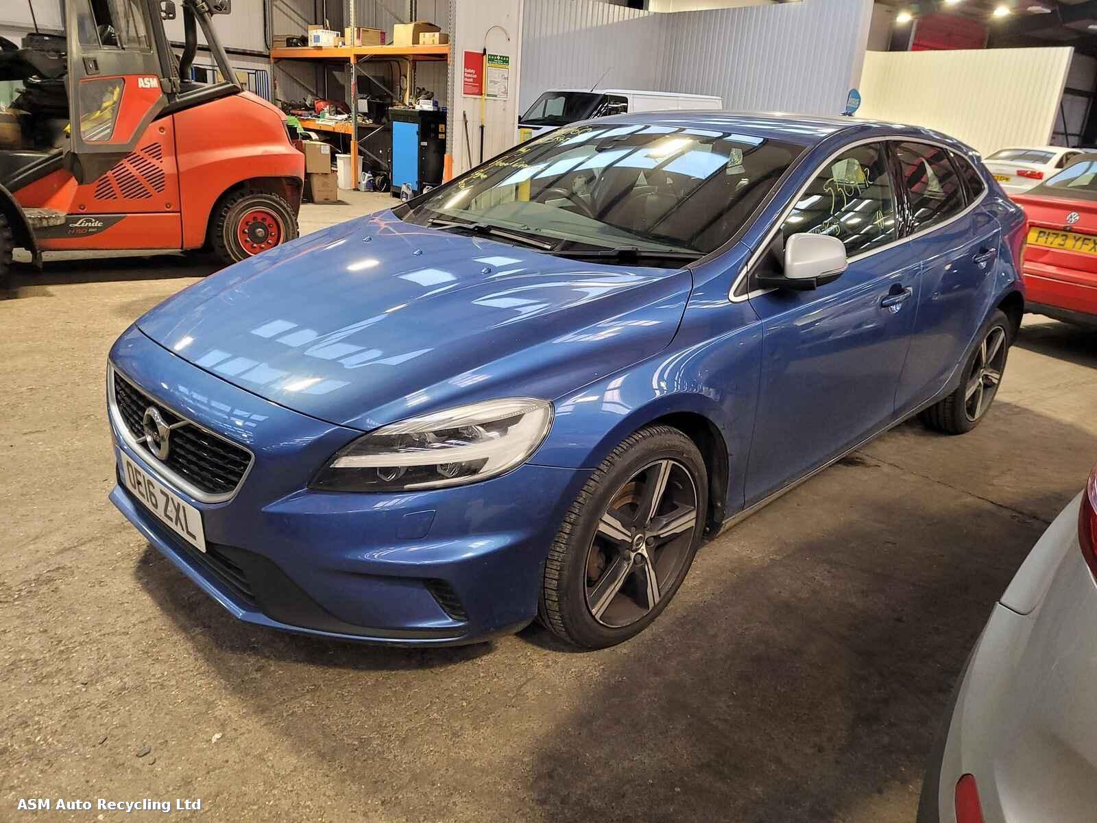 View Auto part Volvo V40 2016 5 Door Hatchback Breaking
