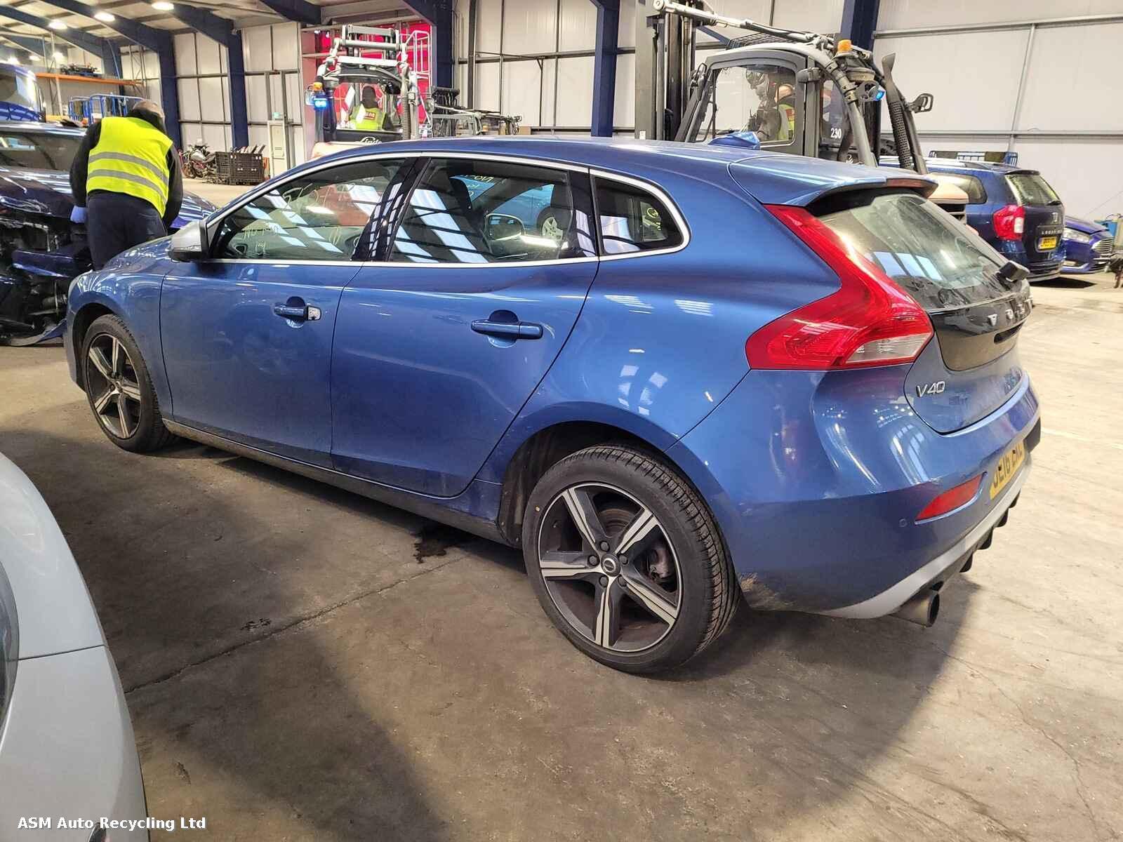 View Auto part Volvo V40 2016 5 Door Hatchback Breaking