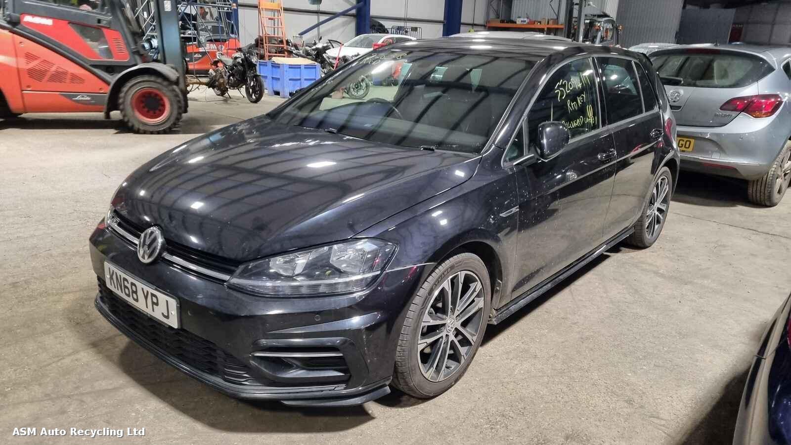View Auto part Volkswagen Golf 2018 5 Door Hatchback Breaking