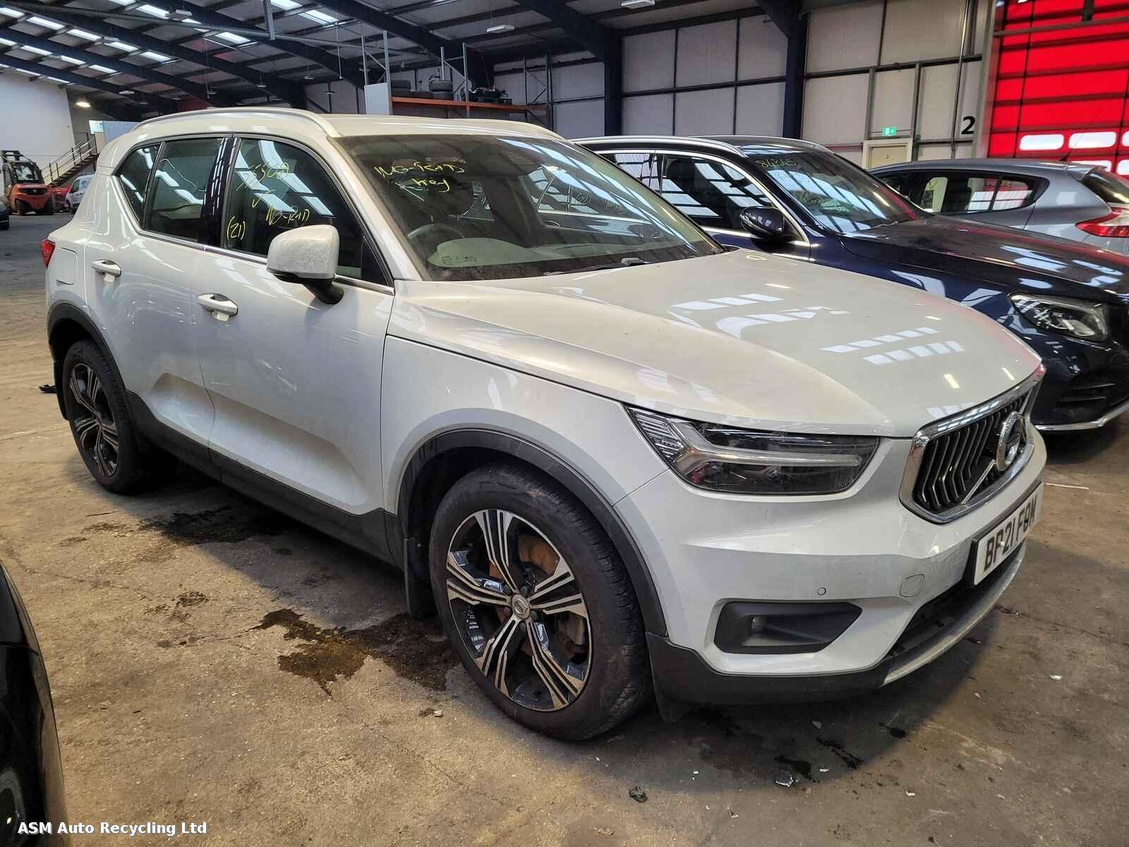 Image for a Volvo Xc40 2021 5 Door Estate Breaking