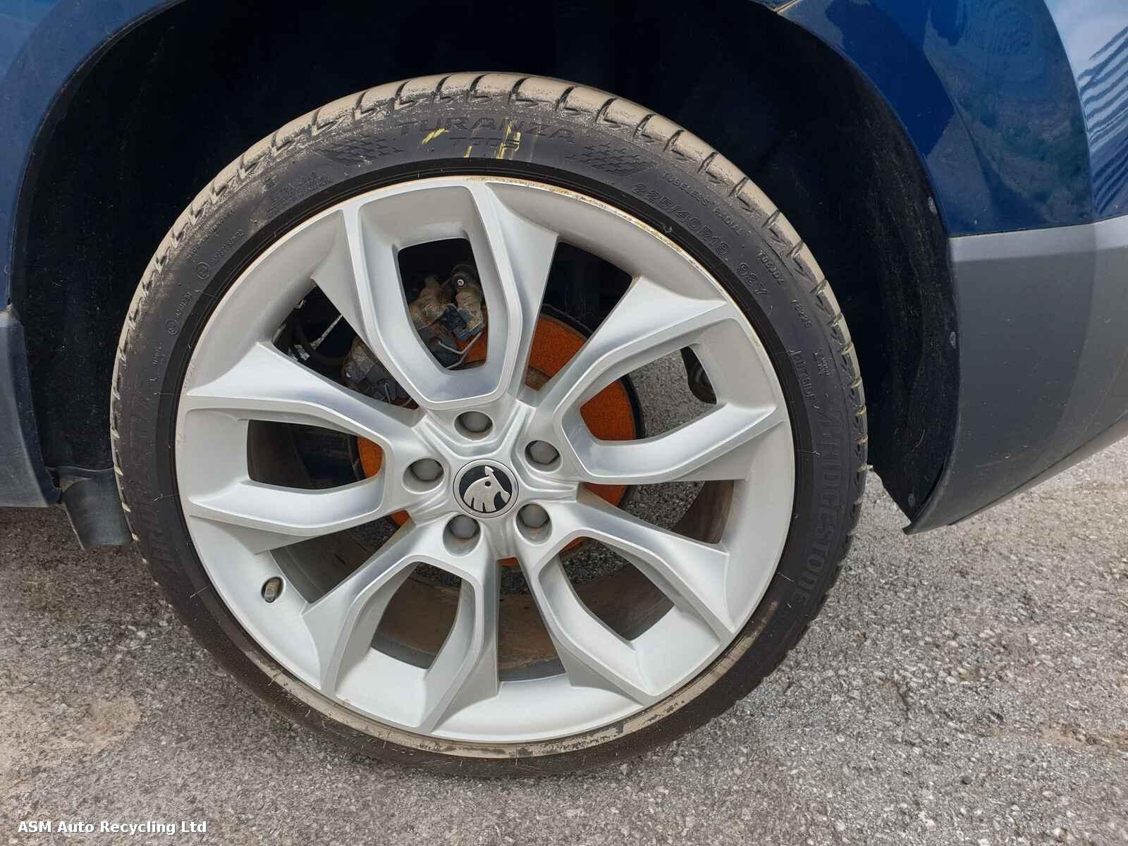 View Auto part Skoda Karoq 2020 5 Door Estate Breaking