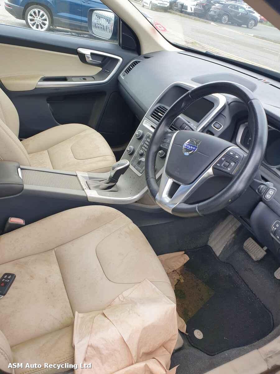 View Auto part Volvo Xc60 2014 5 Door Estate Breaking