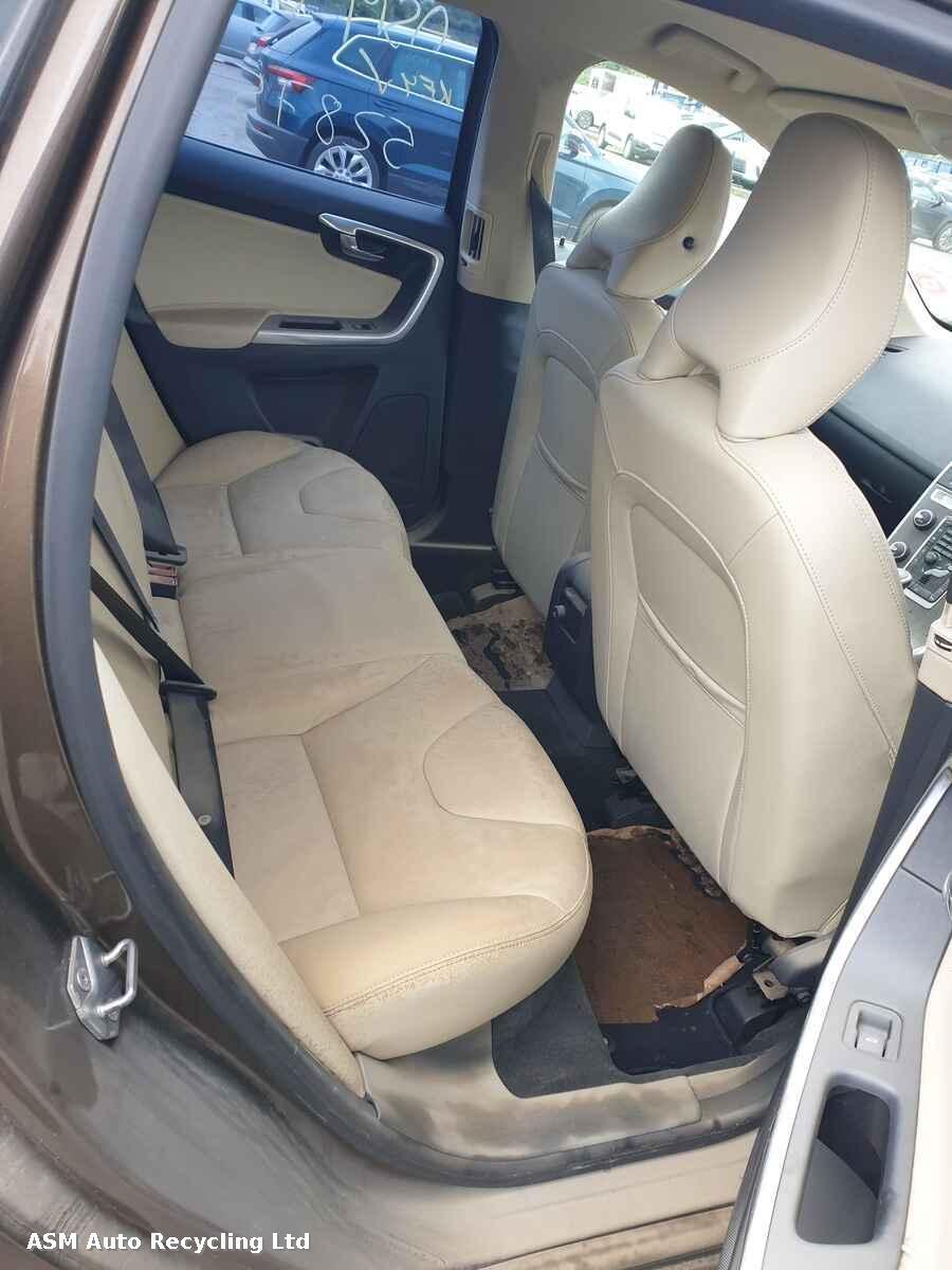 View Auto part Volvo Xc60 2014 5 Door Estate Breaking