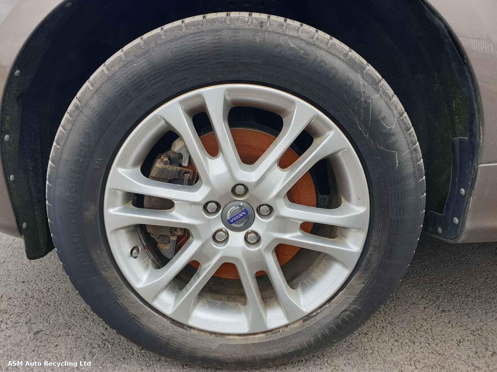 View Auto part Volvo Xc60 2014 5 Door Estate Breaking