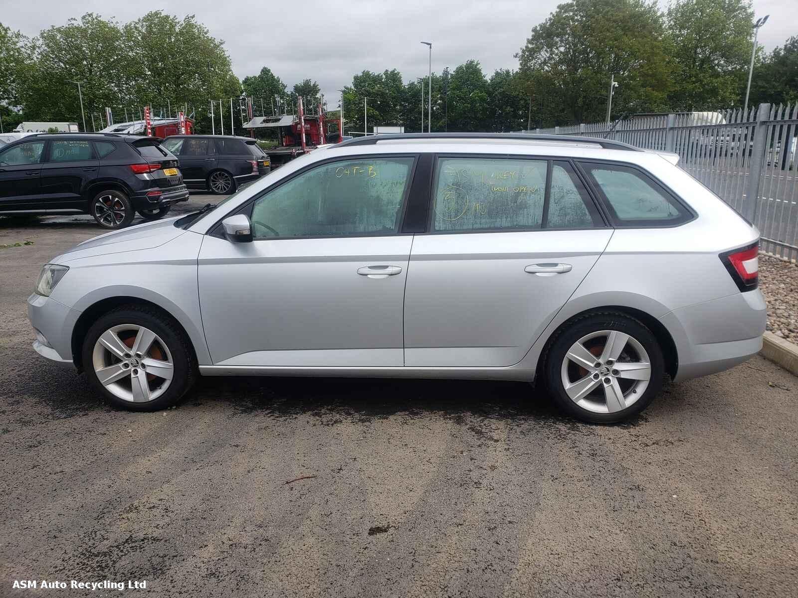 View Auto part Skoda Fabia 2015 5 Door Estate Breaking