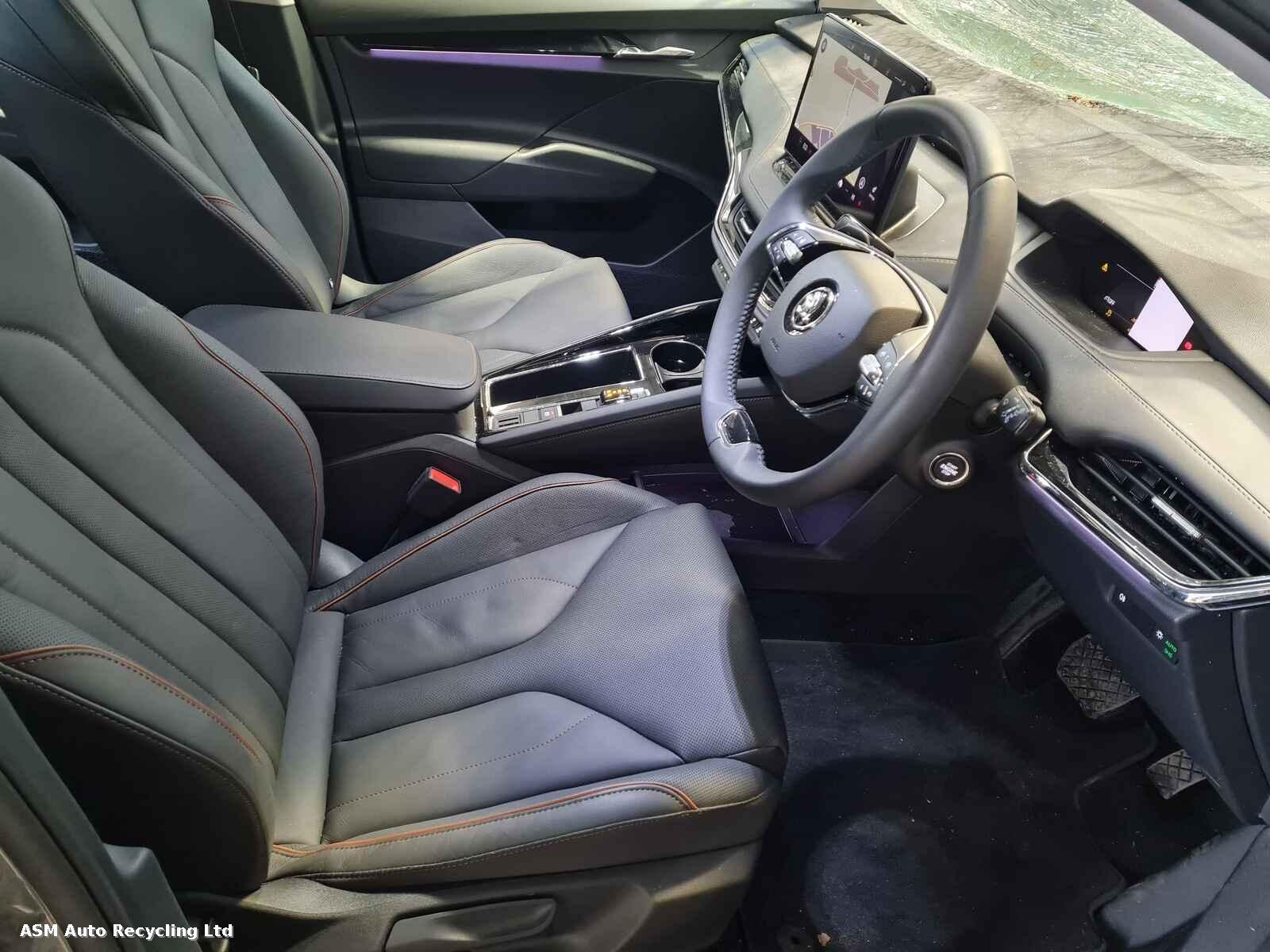 View Auto part Skoda Enyaq Iv 2023 5 Door Estate Breaking