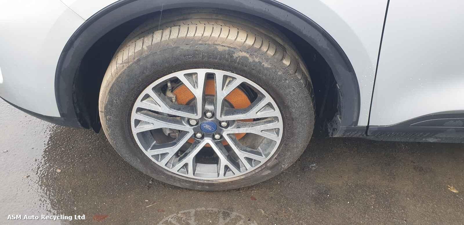 View Auto part Ford Kuga 2020 5 Door Hatchback Breaking