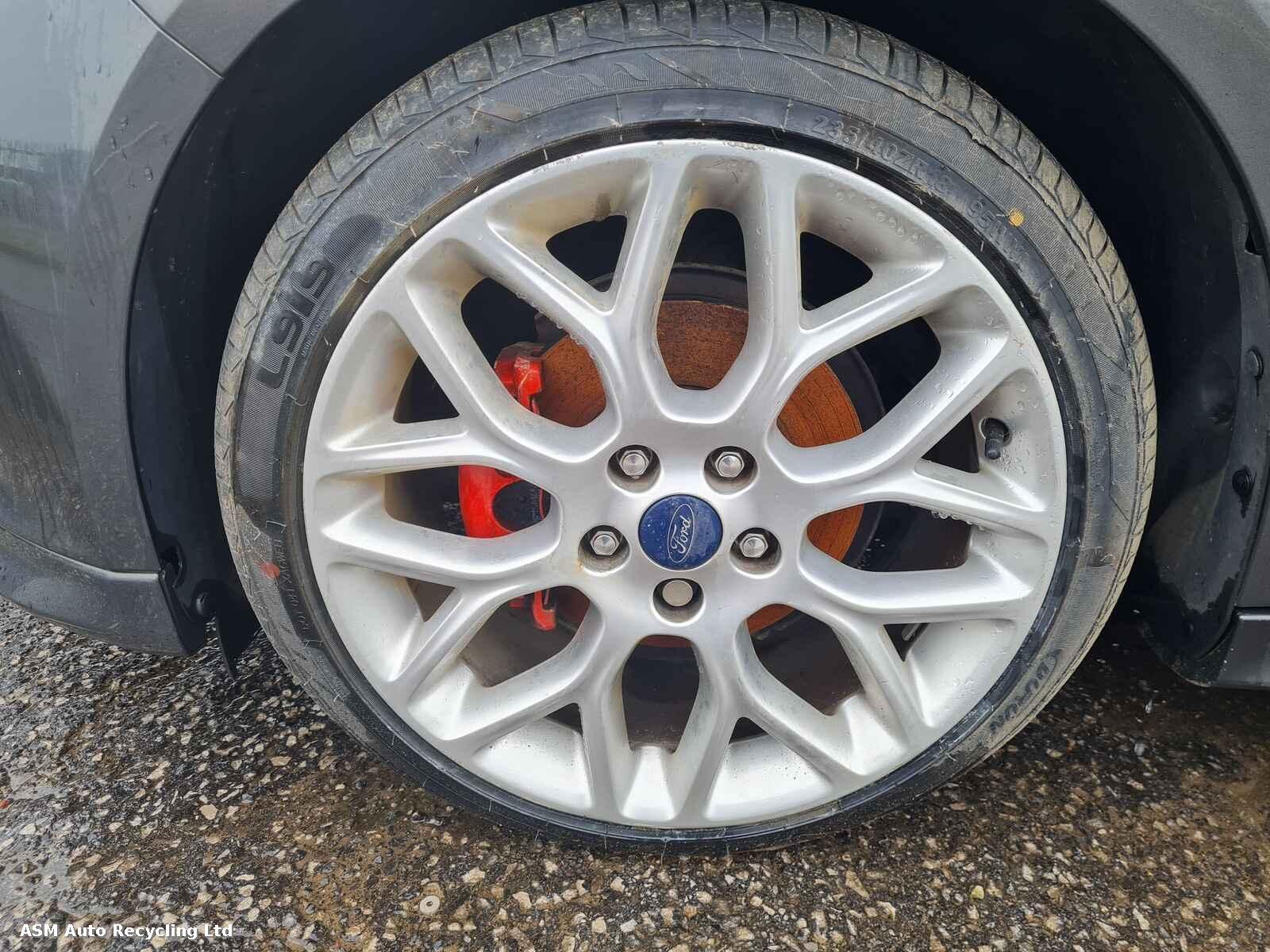 View Auto part Ford Focus 2015 5 Door Hatchback Breaking