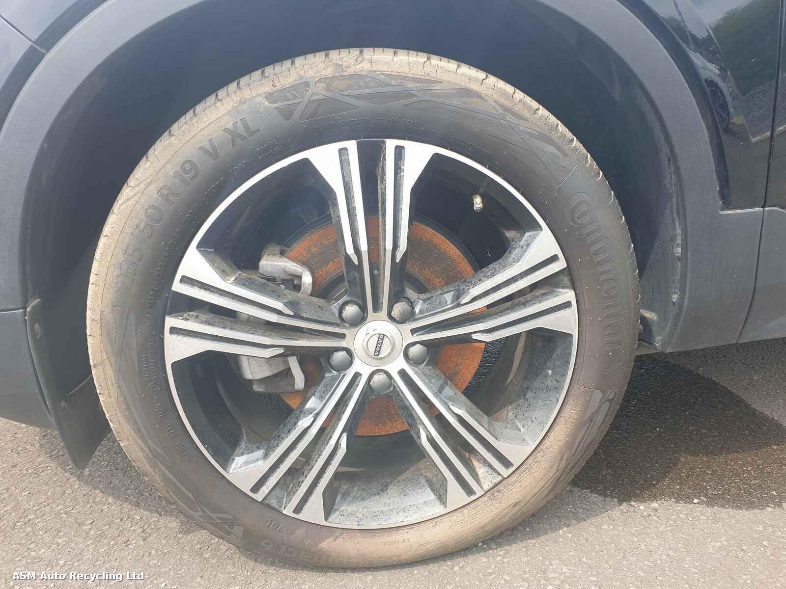 View Auto part Volvo Xc40 2020 5 Door Estate Breaking