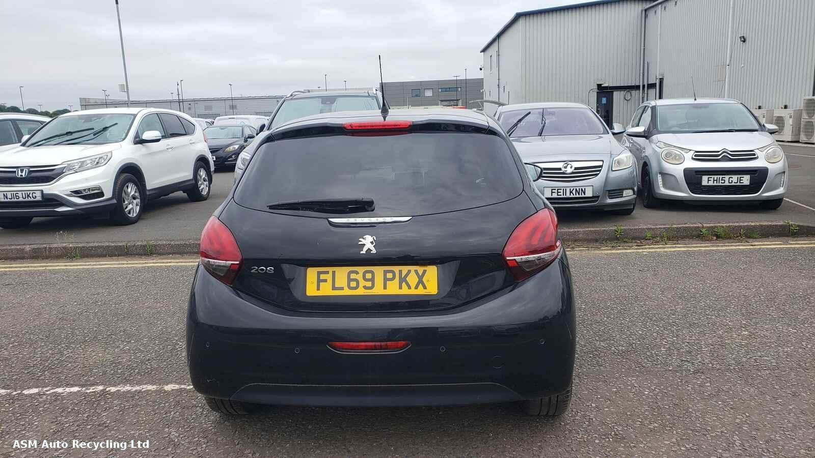 View Auto part Peugeot 208 2019 5 Door Hatchback Breaking