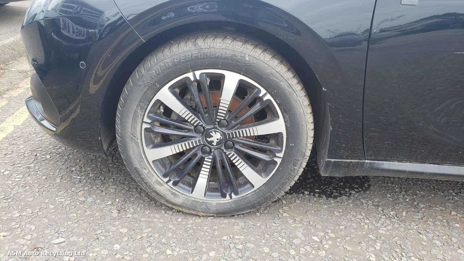View Auto part Peugeot 208 2019 5 Door Hatchback Breaking