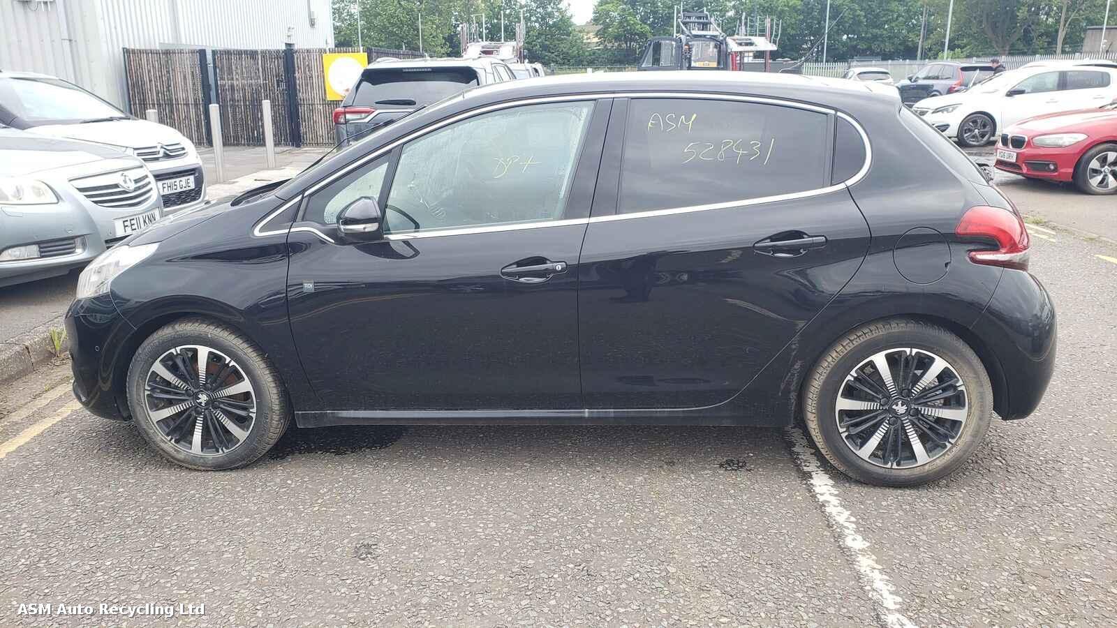 View Auto part Peugeot 208 2019 5 Door Hatchback Breaking