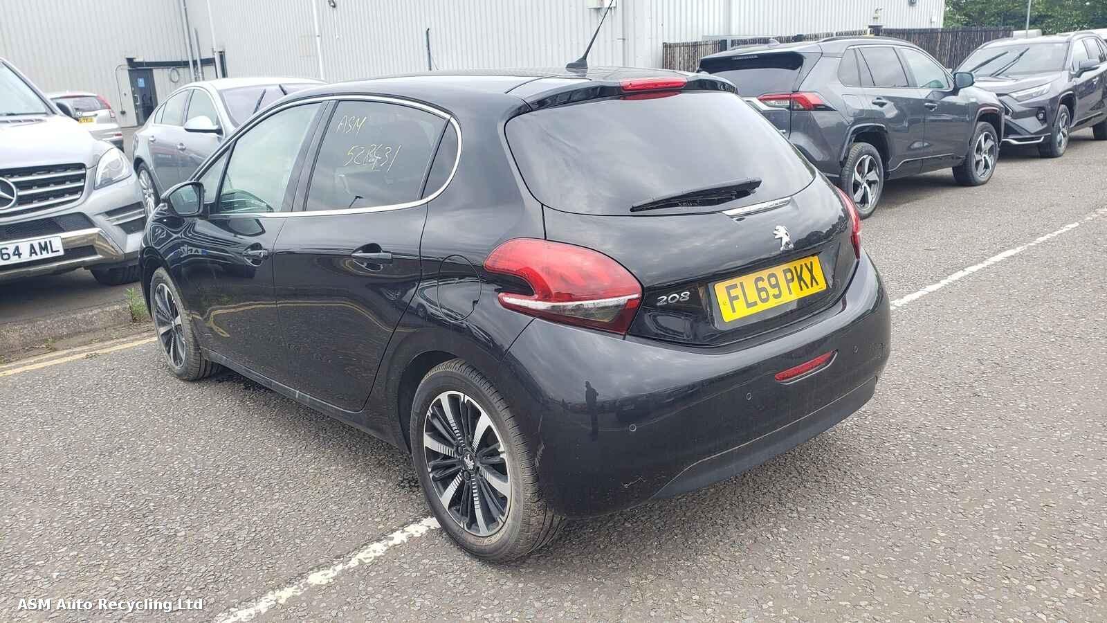 View Auto part Peugeot 208 2019 5 Door Hatchback Breaking