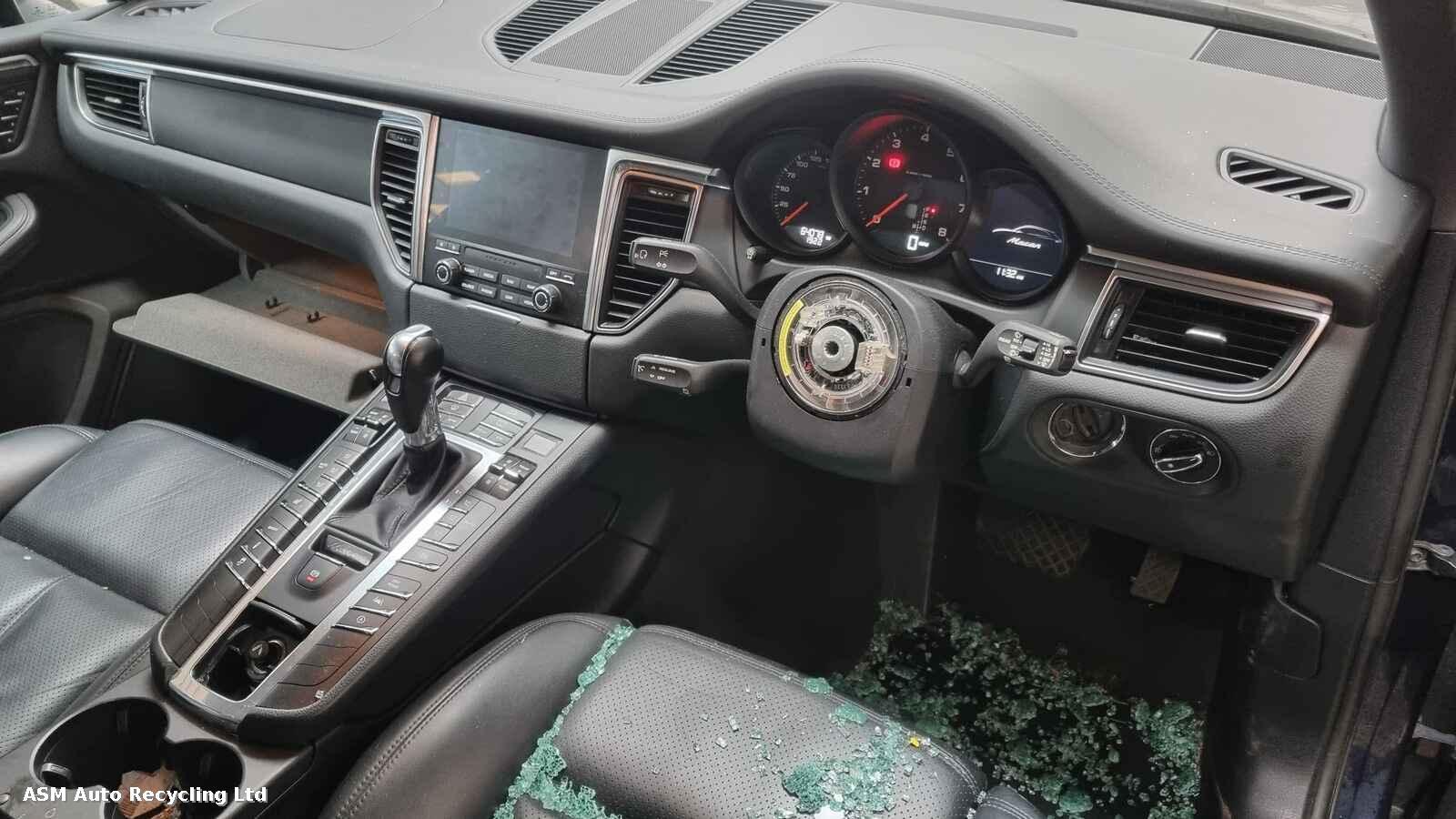Porsche Macan 2018 5 Door Estate Breaking View Auto part Porsche Macan 2018 5 Door Estate Breaking