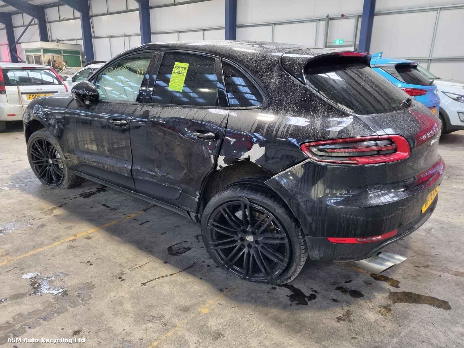 View Auto part Porsche Macan 2015 5 Door Estate Breaking