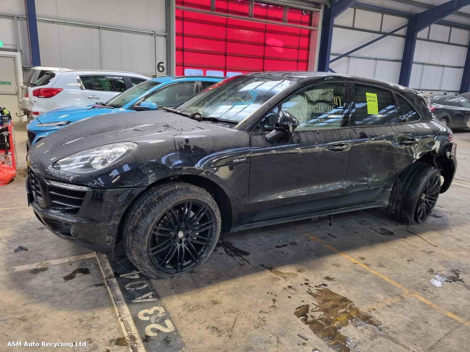 View Auto part Porsche Macan 2015 5 Door Estate Breaking