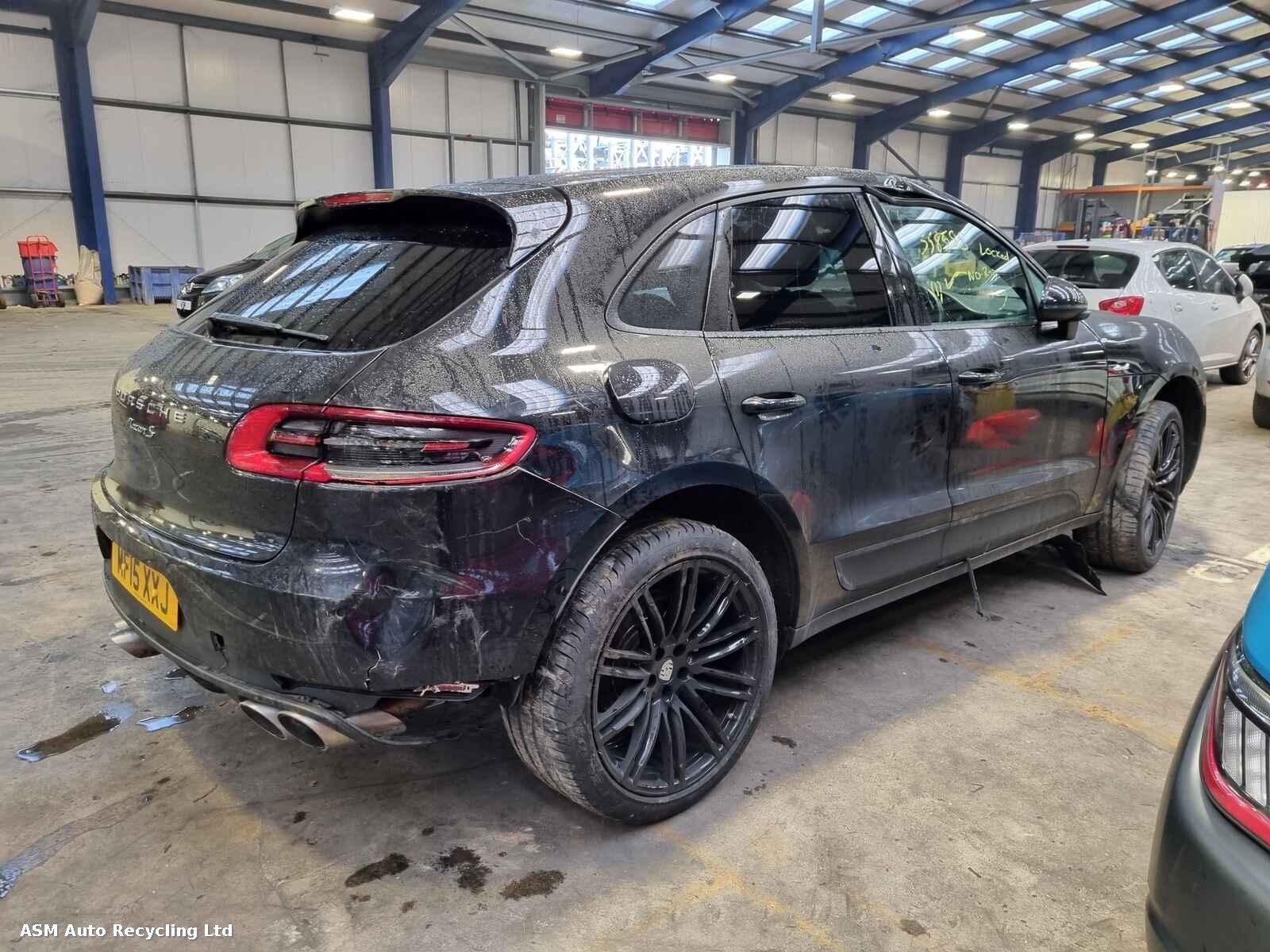 View Auto part Porsche Macan 2015 5 Door Estate Breaking