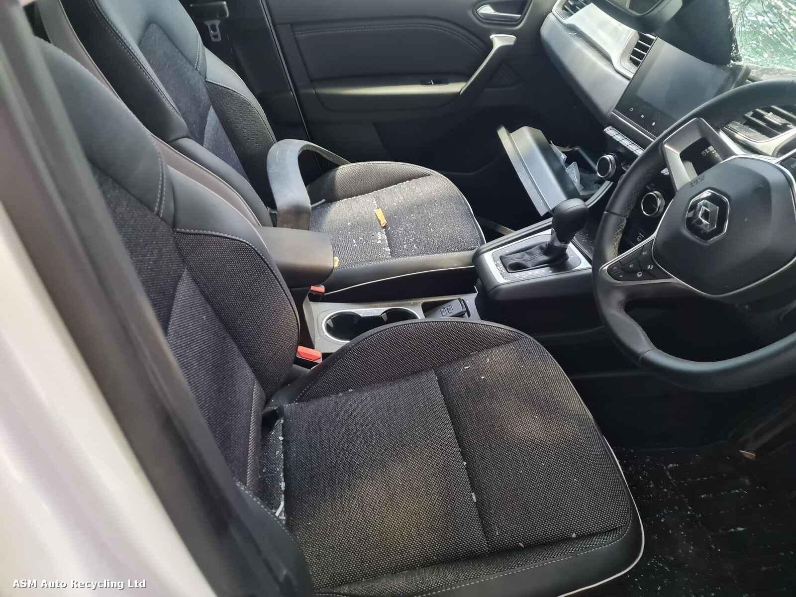 View Auto part Renault Captur 2023 5 Door Hatchback Breaking