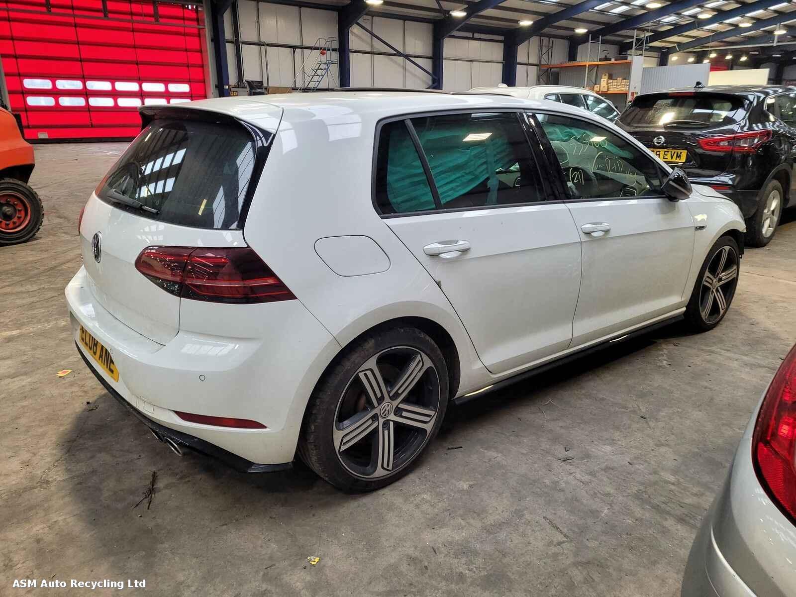 View Auto part Volkswagen Golf 2019 5 Door Hatchback Breaking