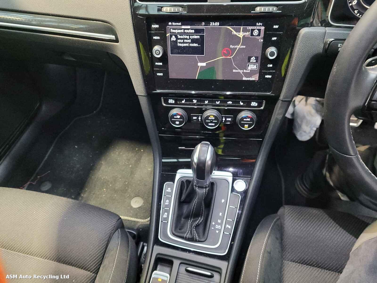 View Auto part Volkswagen Golf 2019 5 Door Hatchback Breaking