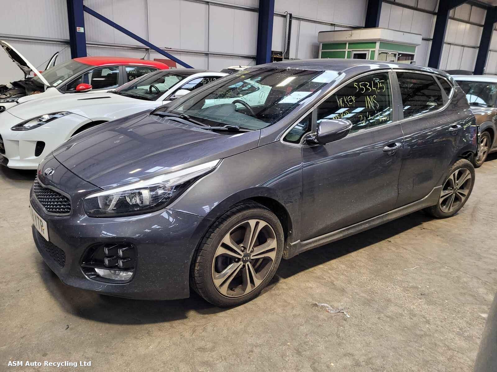 View Auto part Kia Ceed 2018 5 Door Hatchback Breaking
