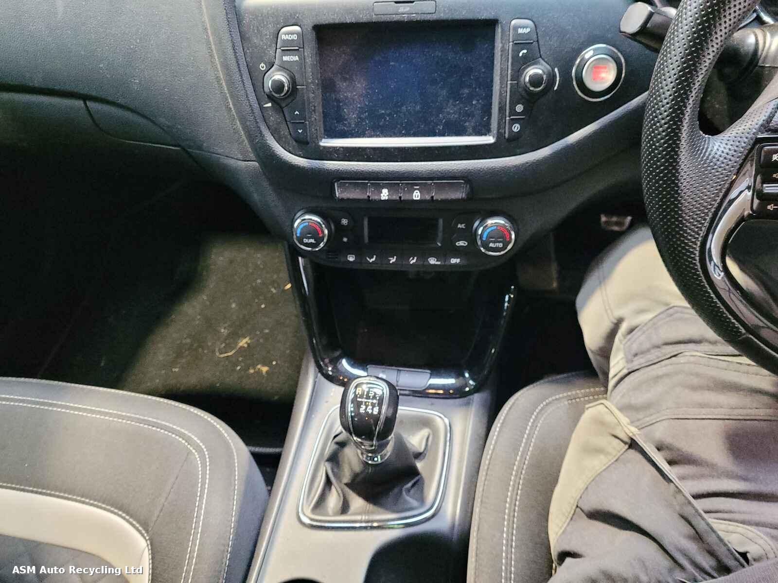 View Auto part Kia Ceed 2018 5 Door Hatchback Breaking