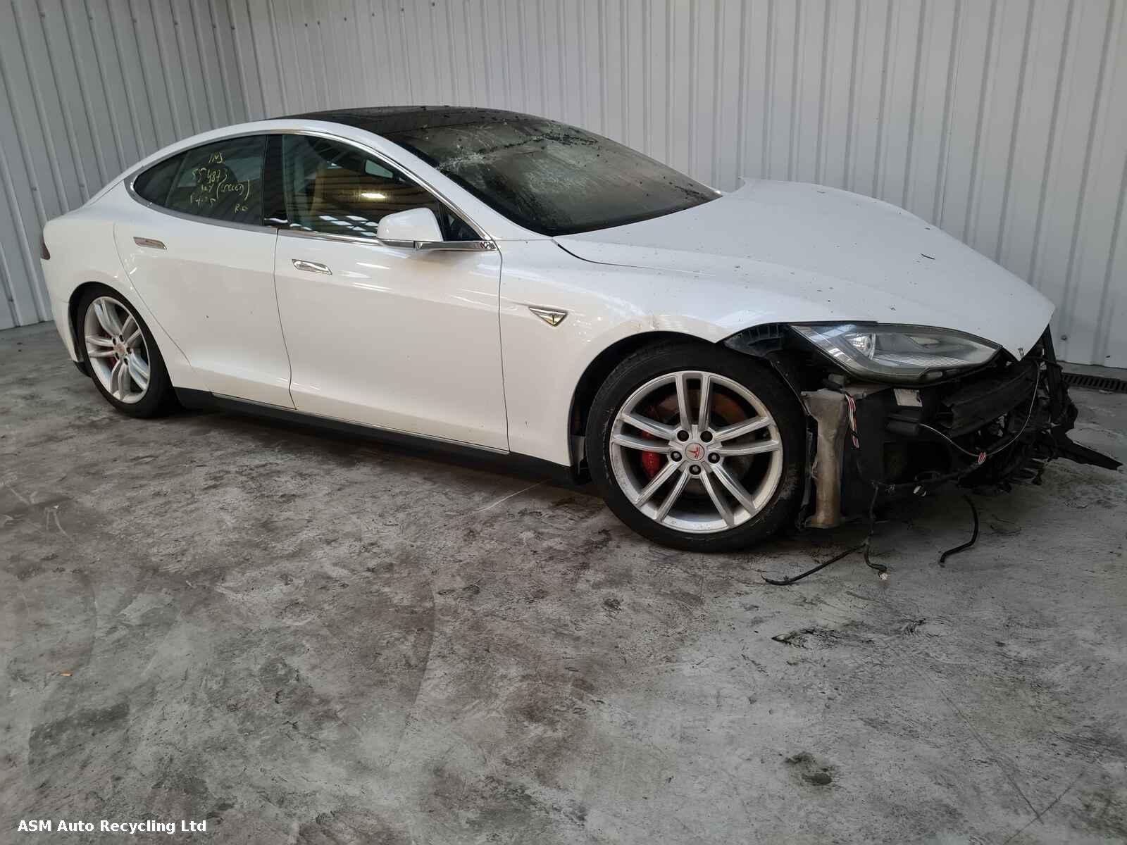 Image for a Tesla Model S 2015 5 Door Hatchback Breaking