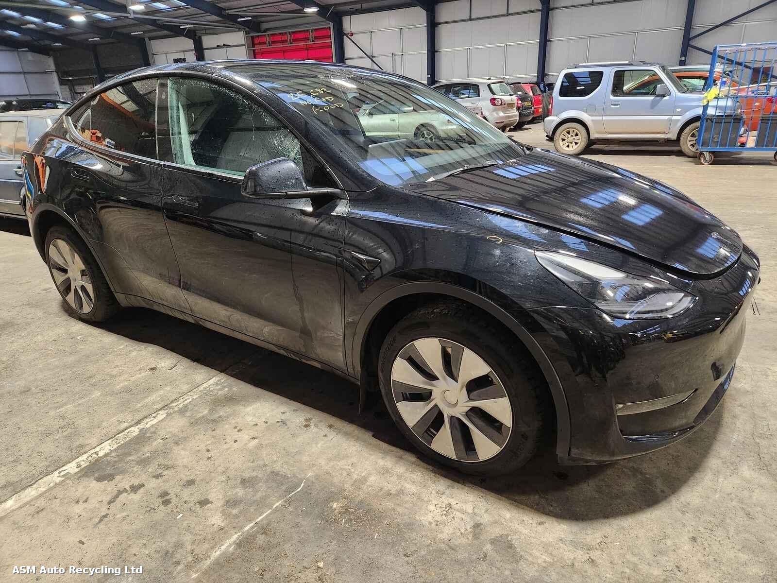 Image for a Tesla Model Y 2022 5 Door Mpv Breaking