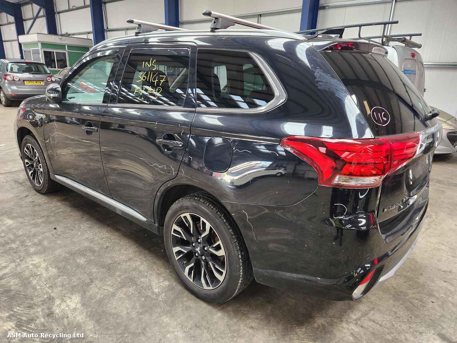 View Auto part Mitsubishi Outlander 2016 5 Door Estate Breaking