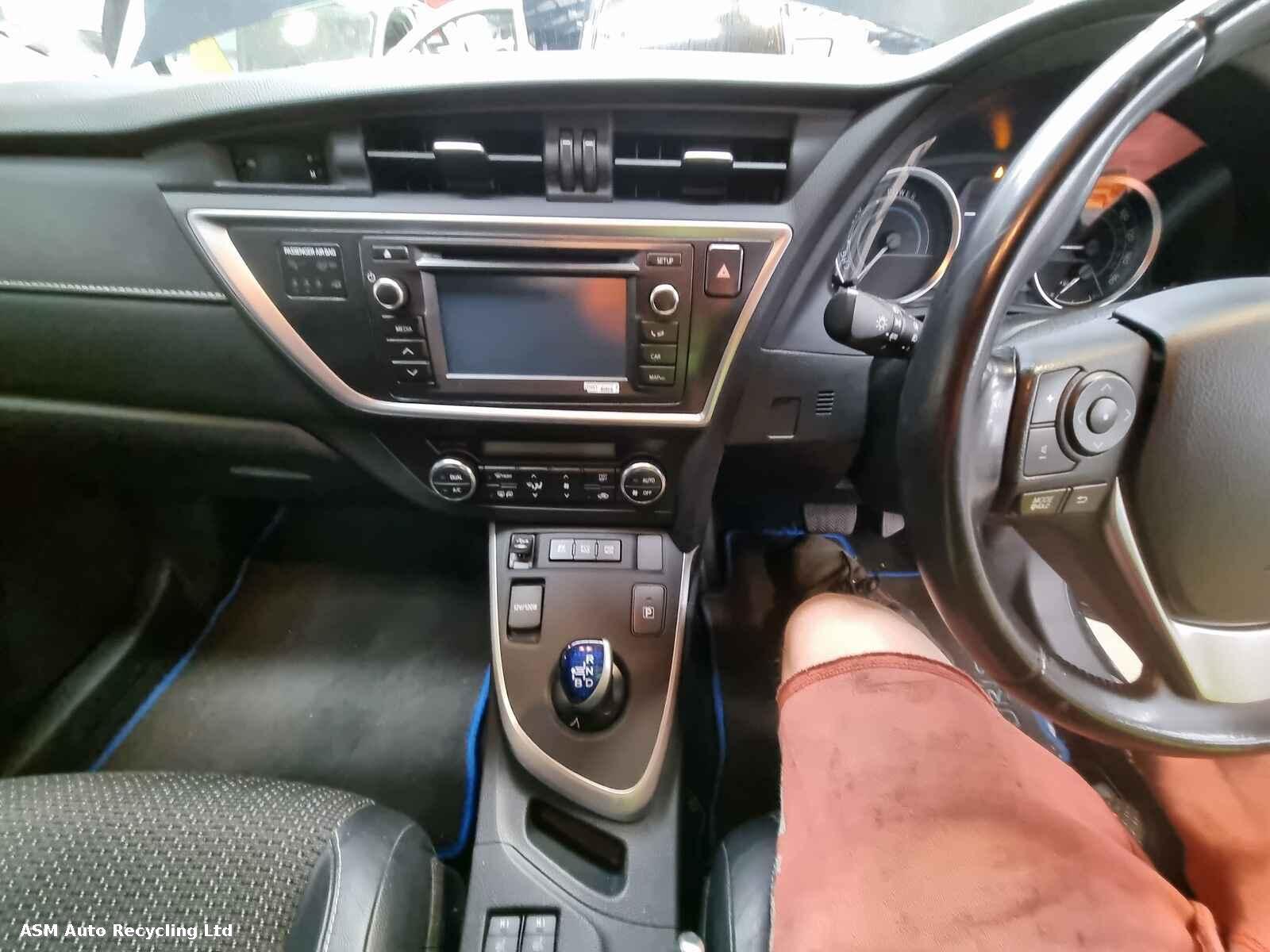 View Auto part Toyota Auris 2015 5 Door Hatchback Breaking