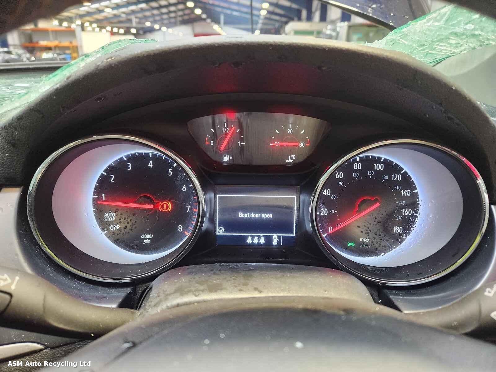 View Auto part Vauxhall Astra 2018 5 Door Hatchback Breaking