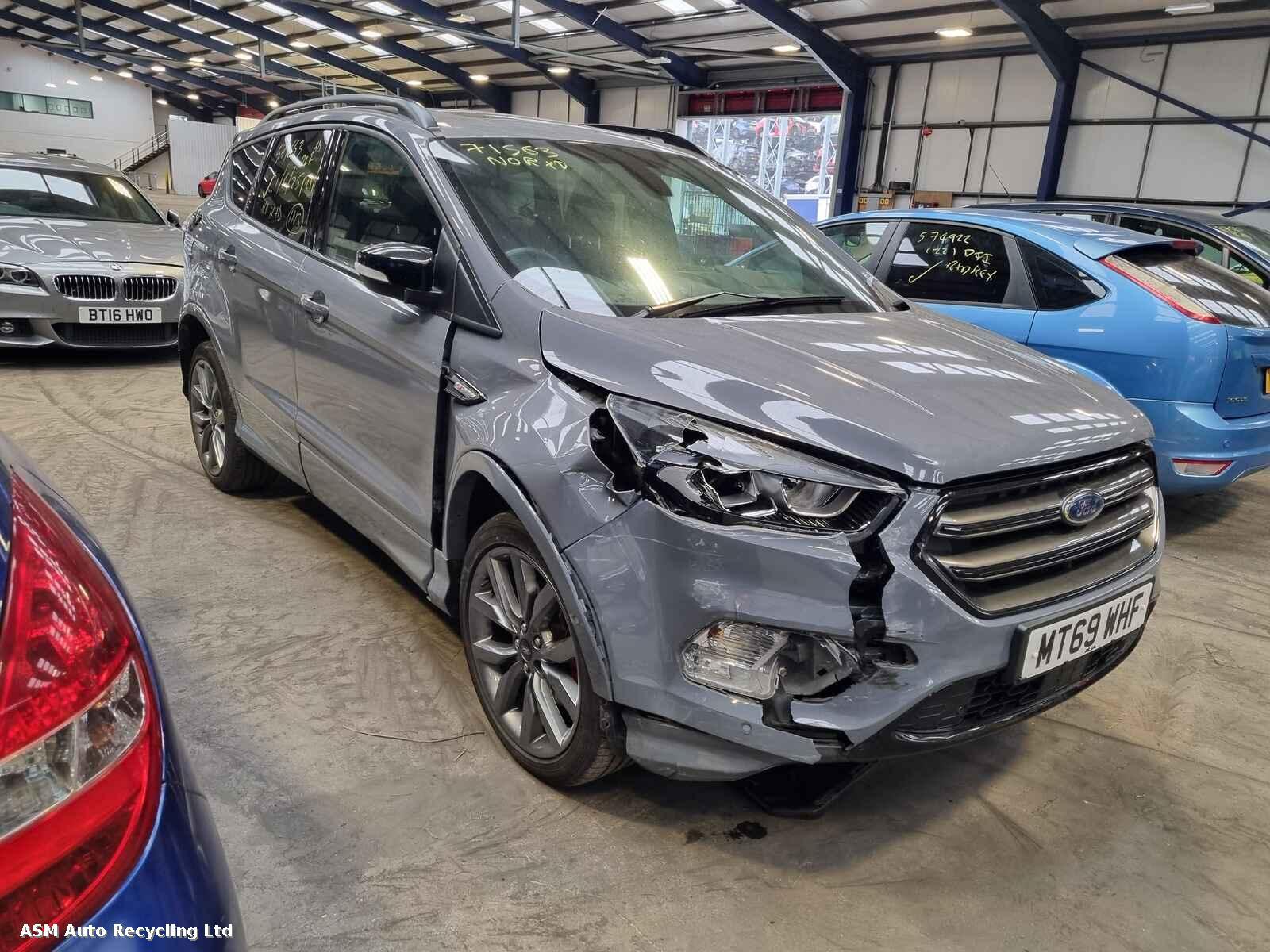Image for a Ford Kuga 2019 5 Door Hatchback Breaking