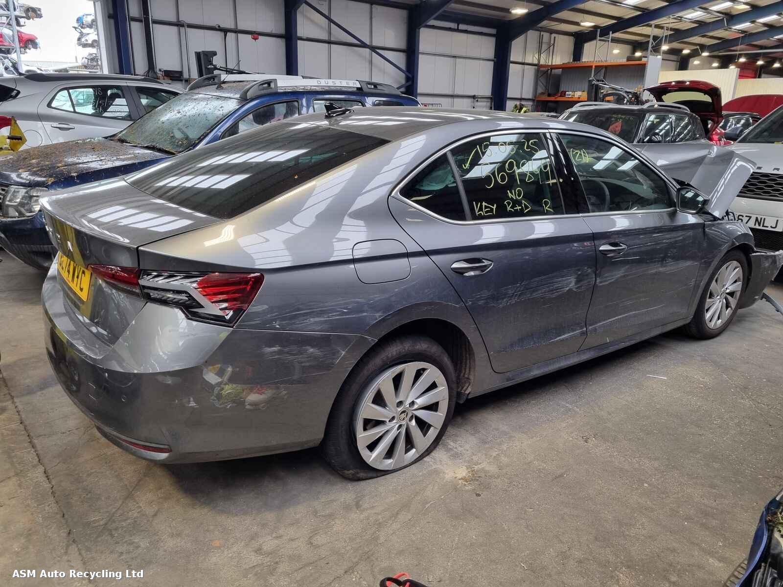 View Auto part Skoda Octavia 2024 5 Door Hatchback Breaking