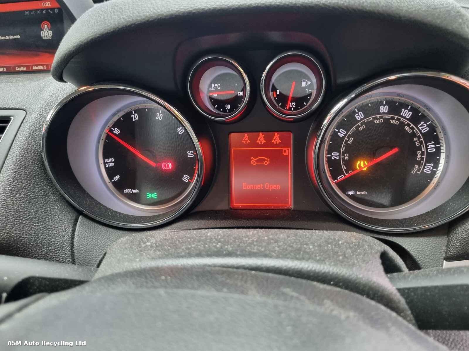 View Auto part Vauxhall Mokka 2015 5 Door Hatchback Breaking