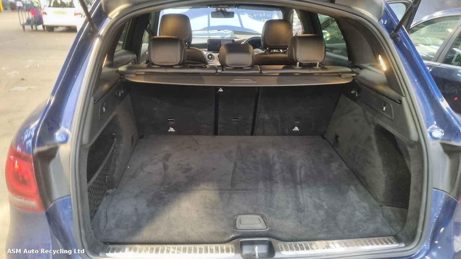 View Auto part Mercedes Glc 2020 5 Door Estate Breaking