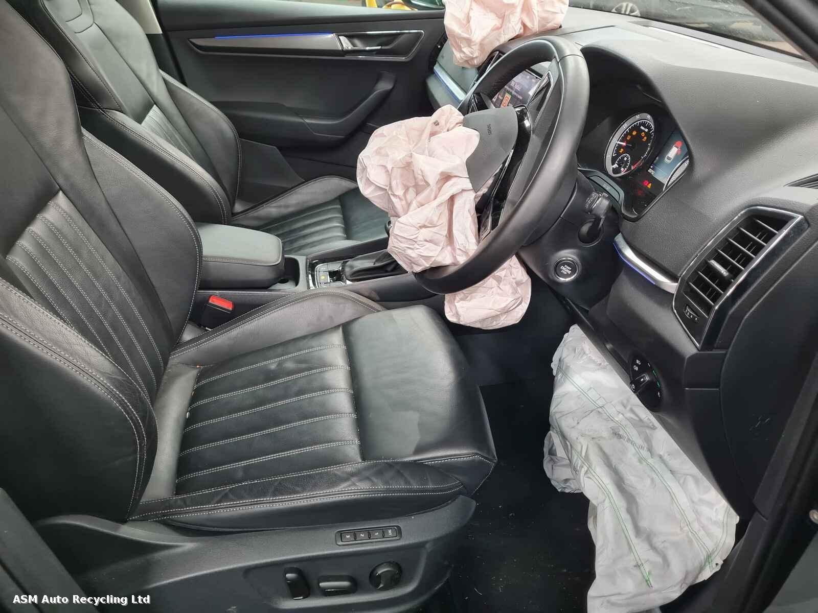 Skoda Karoq 2020 5 Door Estate Breaking View Auto part Skoda Karoq 2020 5 Door Estate Breaking