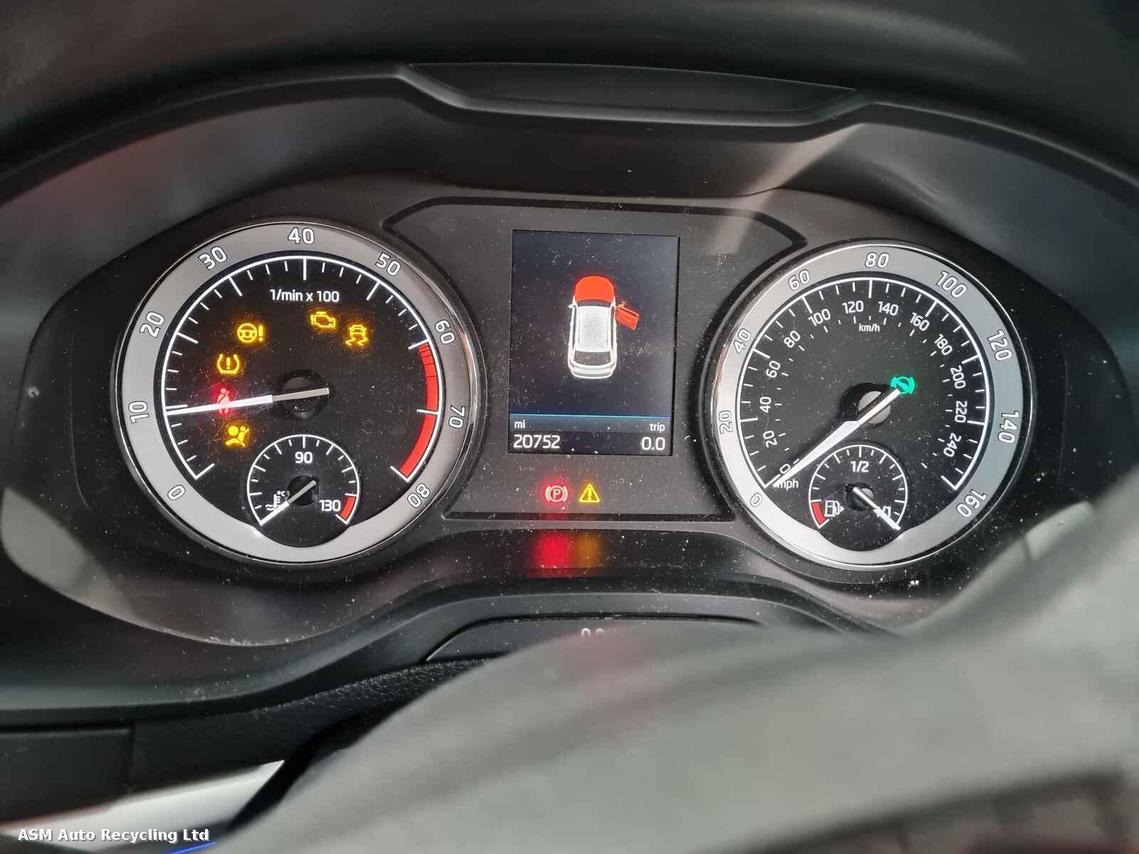 Skoda Karoq 2020 5 Door Estate Breaking View Auto part Skoda Karoq 2020 5 Door Estate Breaking