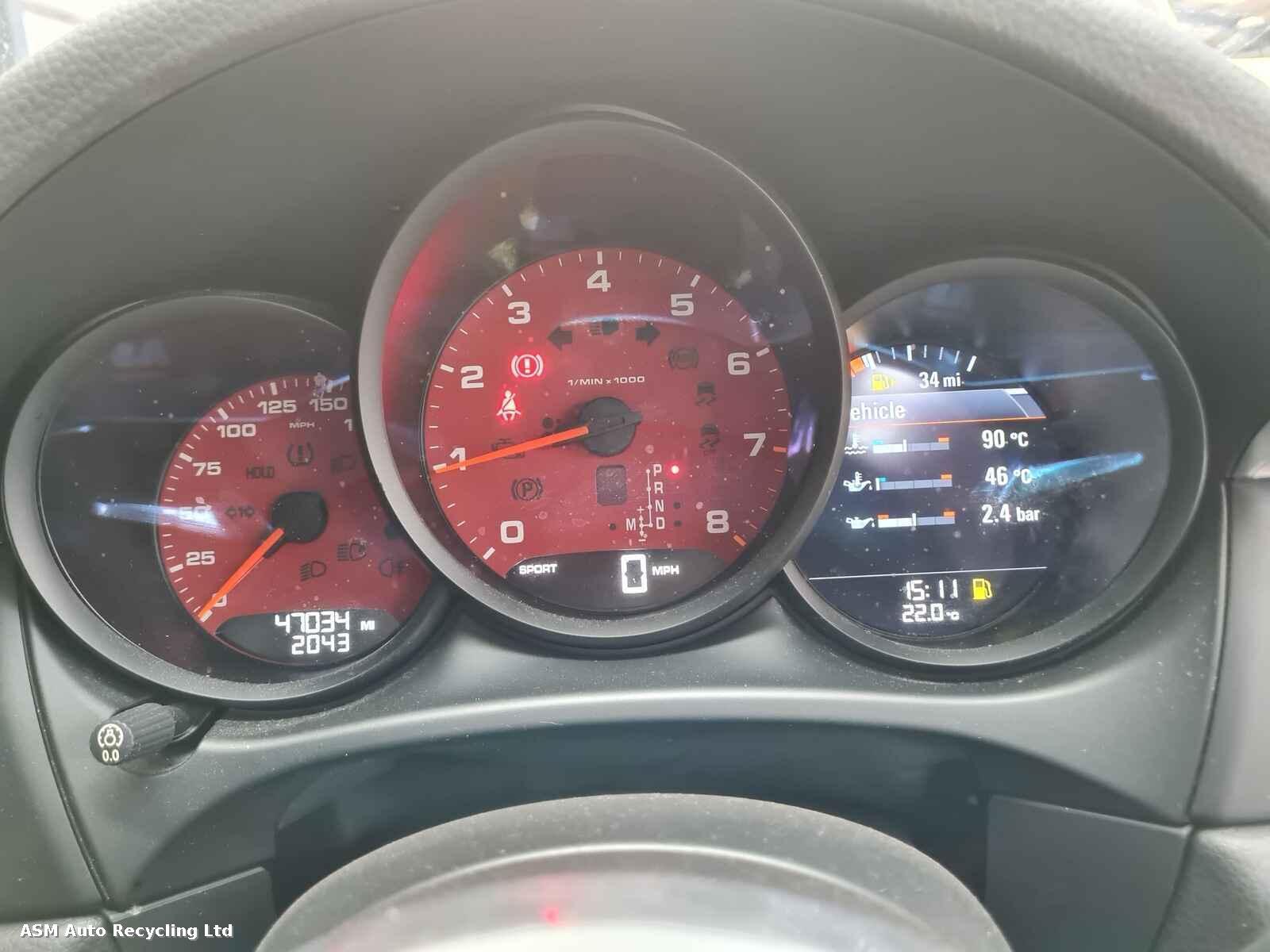 View Auto part Porsche Macan 2016 5 Door Estate Breaking