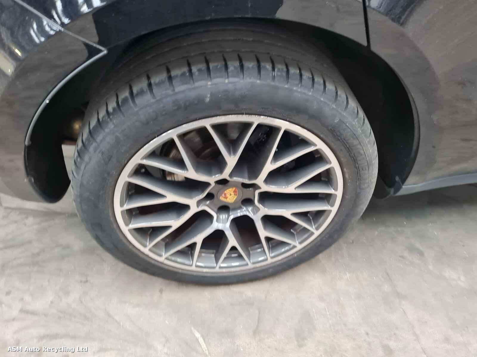 View Auto part Porsche Macan 2016 5 Door Estate Breaking