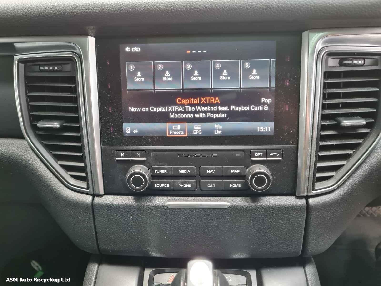 View Auto part Porsche Macan 2016 5 Door Estate Breaking