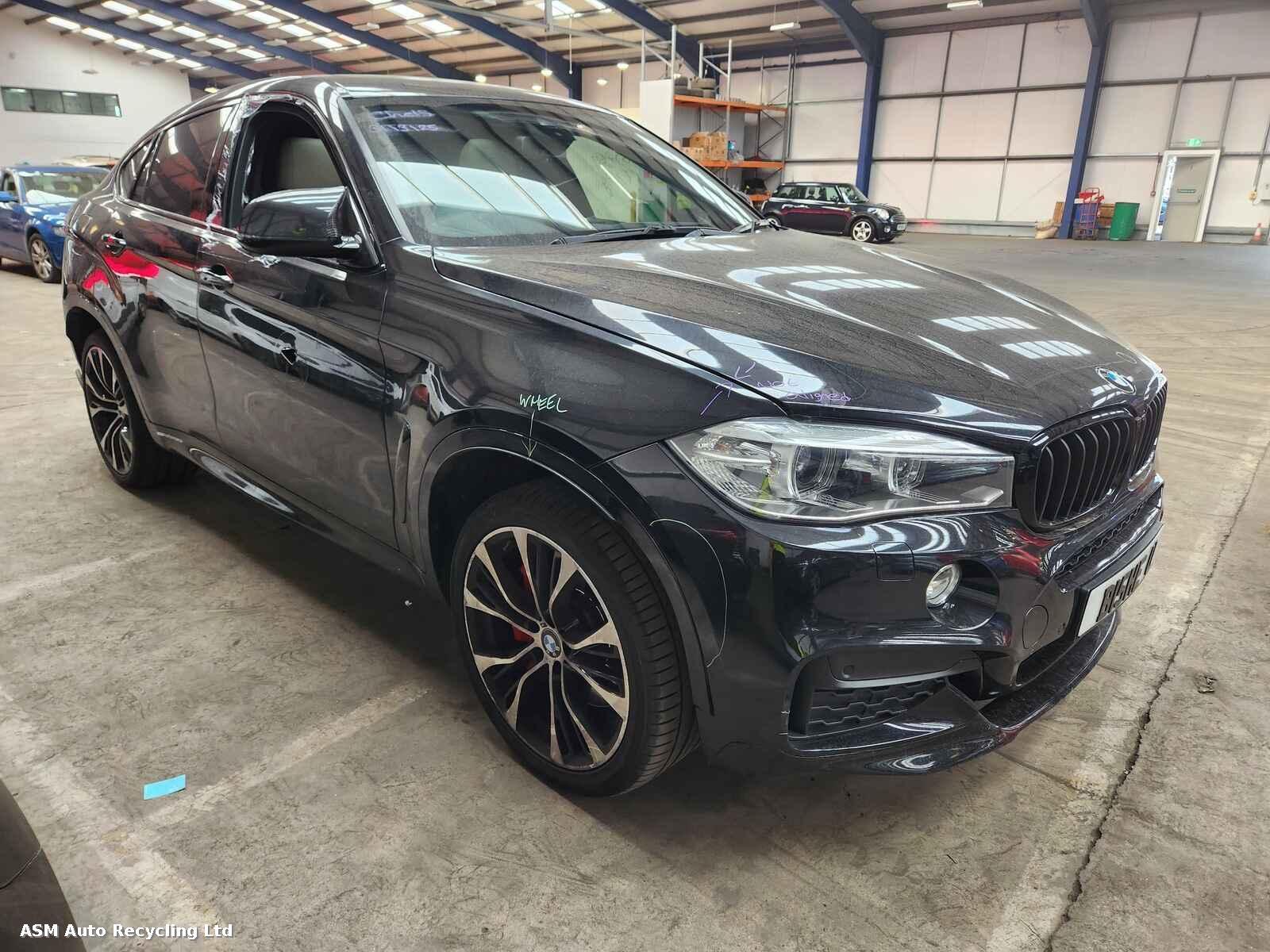Image for a Bmw X6 2017 4 Door Coupe Breaking