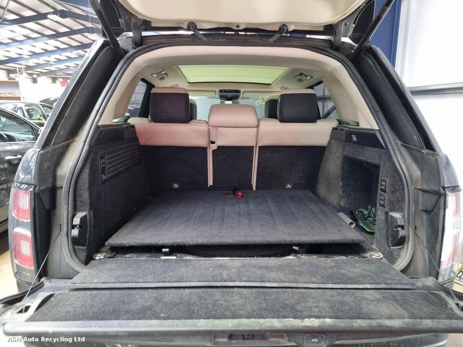 Land Rover Range Rover 2018 5 Door Estate Breaking View Auto part Land Rover Range Rover 2018 5 Door Estate Breaking