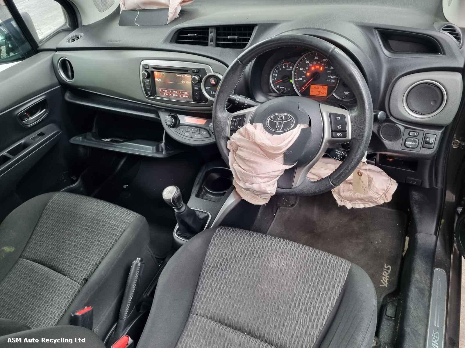 View Auto part Toyota Yaris 2014 5 Door Hatchback Breaking
