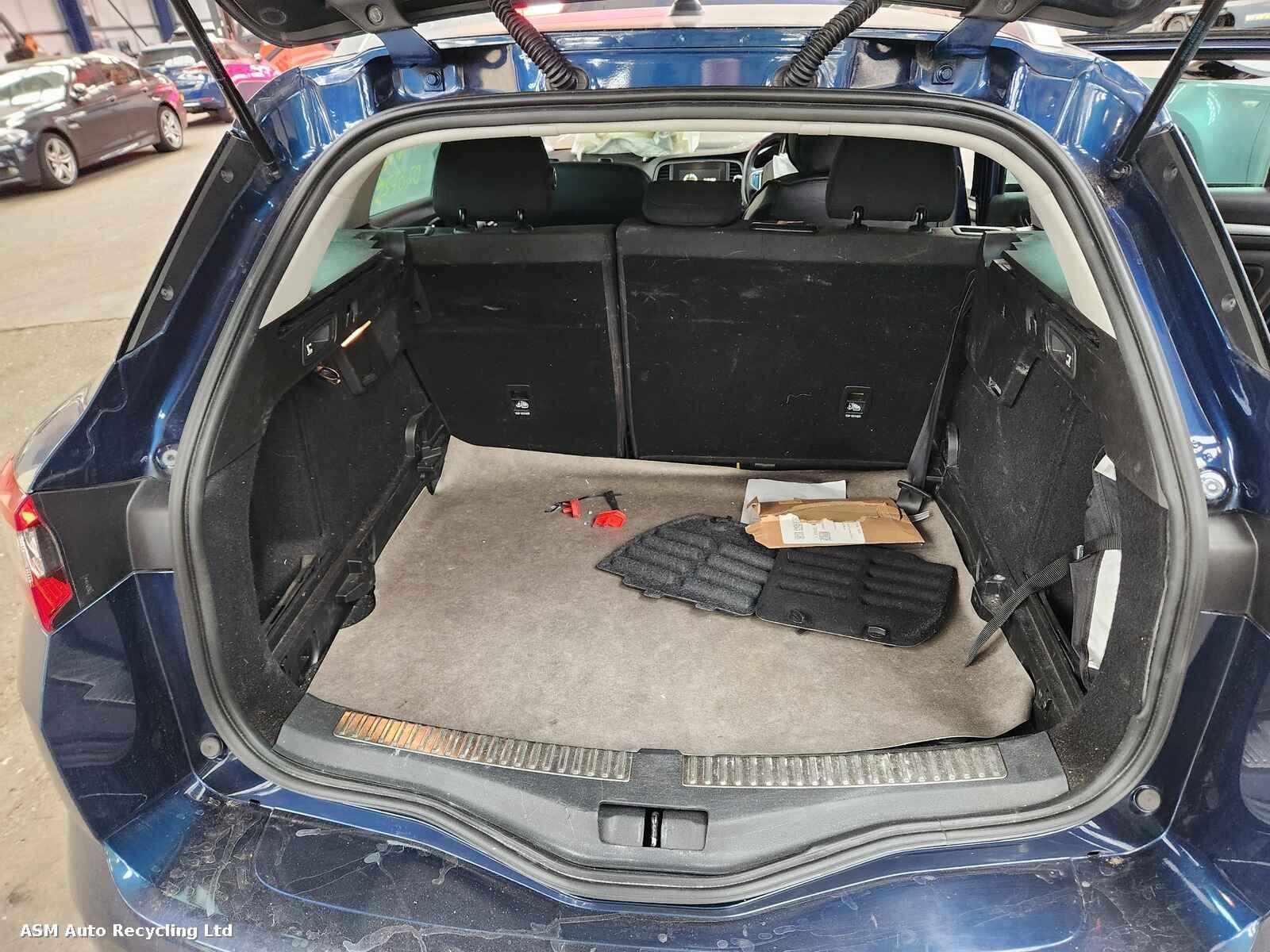 Renault Megane 2020 5 Door Estate Breaking View Auto part Renault Megane 2020 5 Door Estate Breaking
