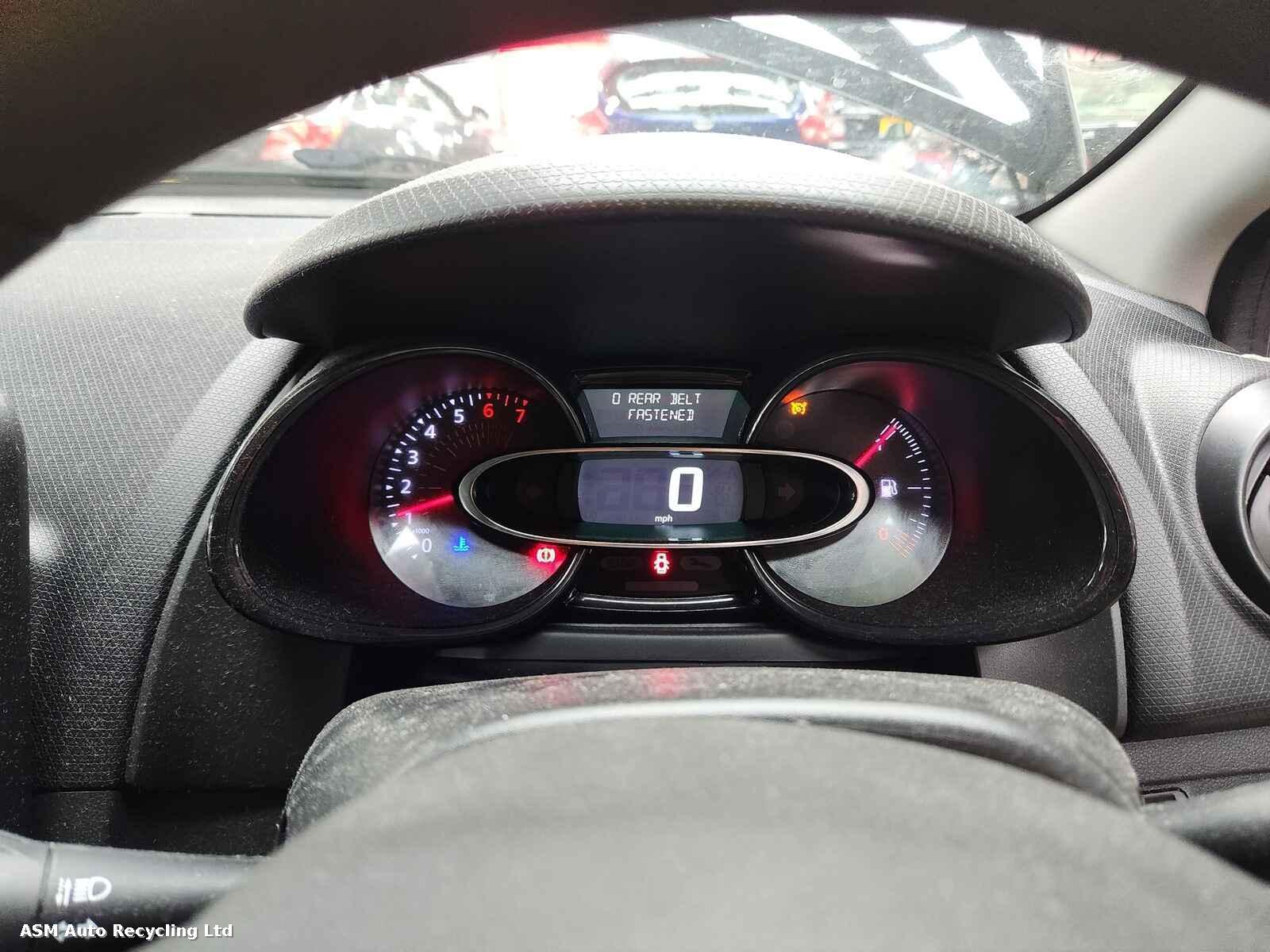 View Auto part Renault Clio 2017 5 Door Hatchback Breaking