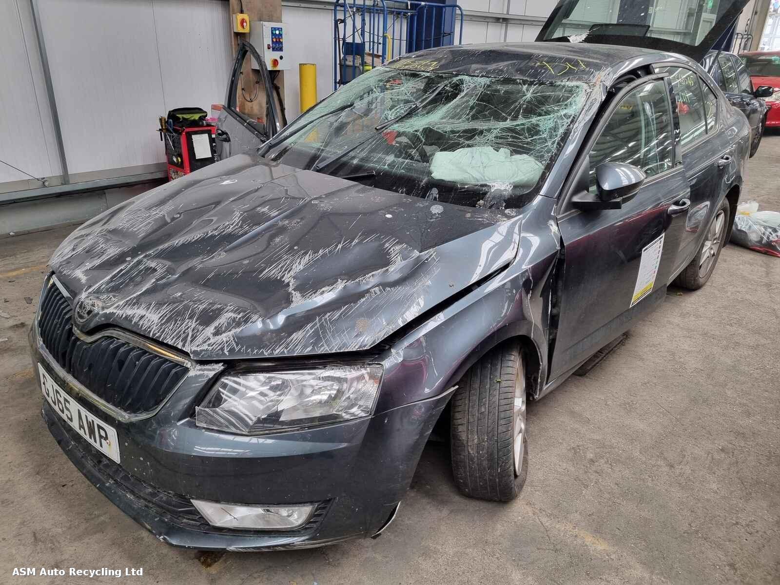 Skoda Octavia 2015 5 Door Hatchback Breaking View Auto part Skoda Octavia 2015 5 Door Hatchback Breaking