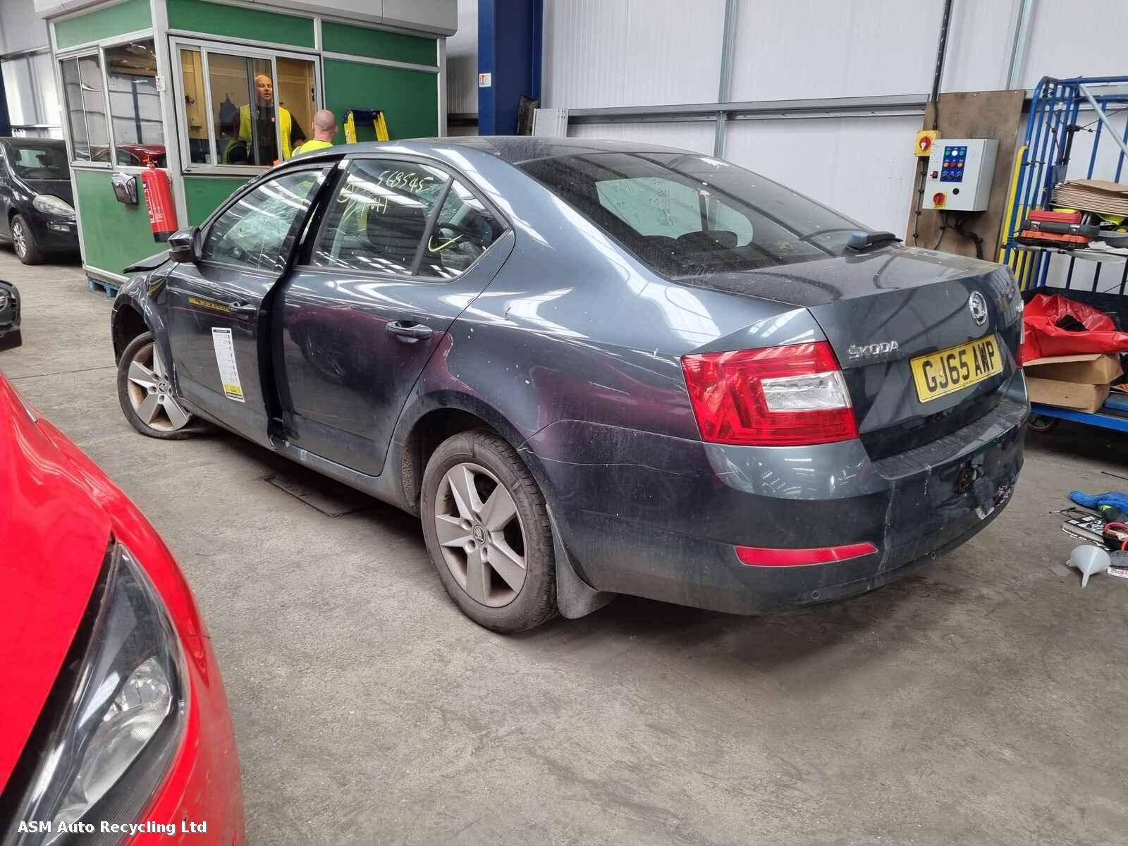 Skoda Octavia 2015 5 Door Hatchback Breaking View Auto part Skoda Octavia 2015 5 Door Hatchback Breaking