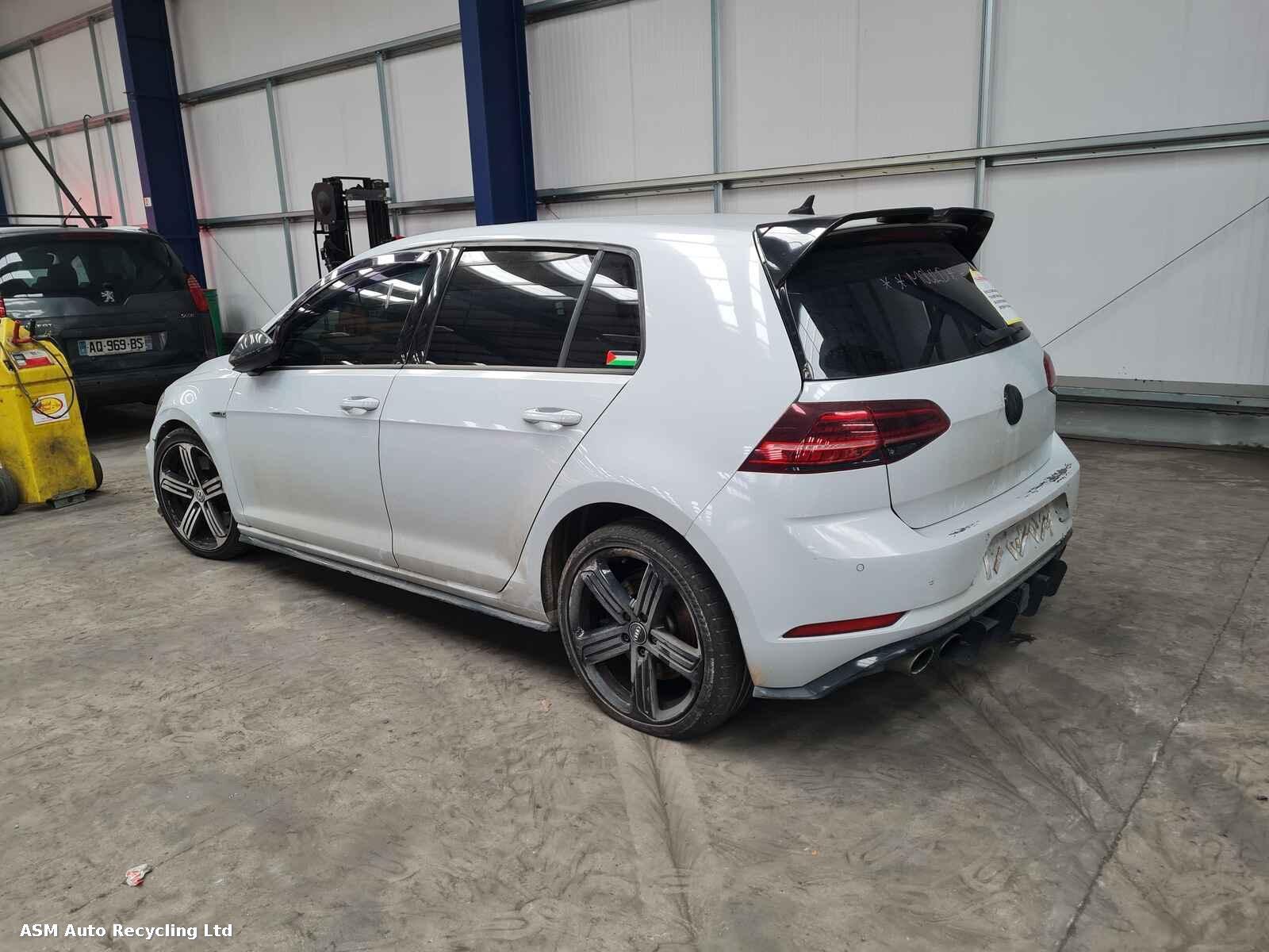 View Auto part Volkswagen Golf 2019 5 Door Hatchback Breaking